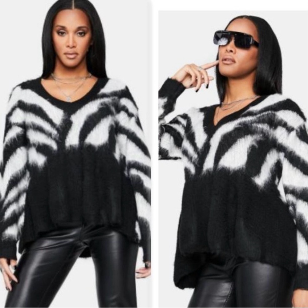 POL Fuzzy V-Neck Zebra Sweater